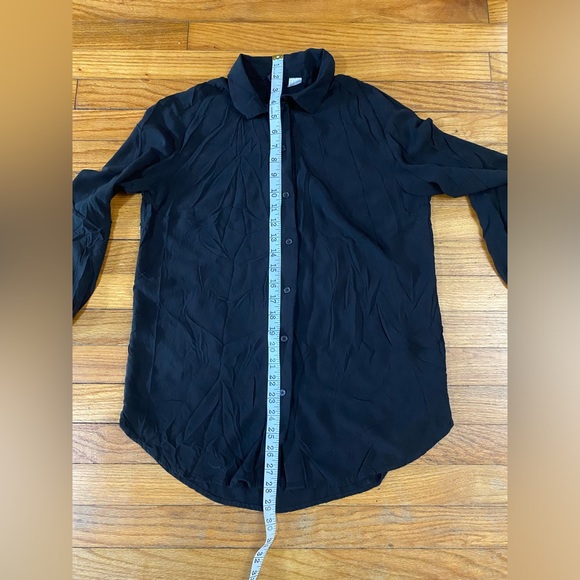 $9 SALE H&M Black long sleeves button down shirt - Picture 3 of 4